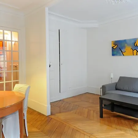 Apart - Ternes Renaudes Apartment